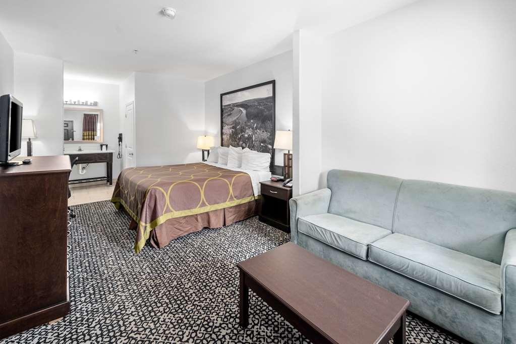 Super 8 By Wyndham Mansfield La Hotel Room photo